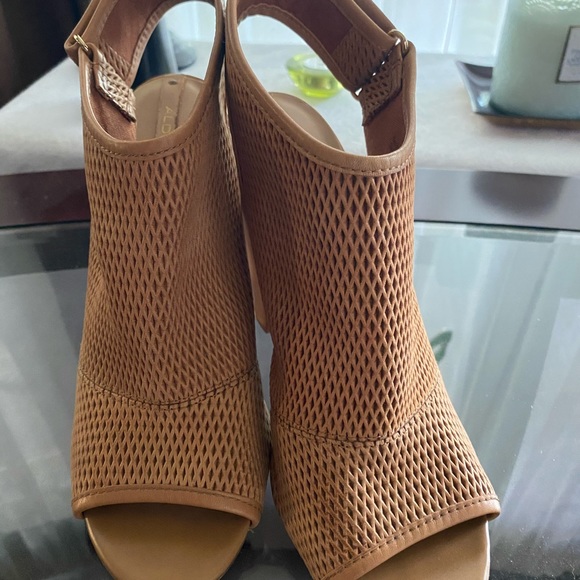 UNIQUE ALDO Open Toe heel - Picture 2 of 2